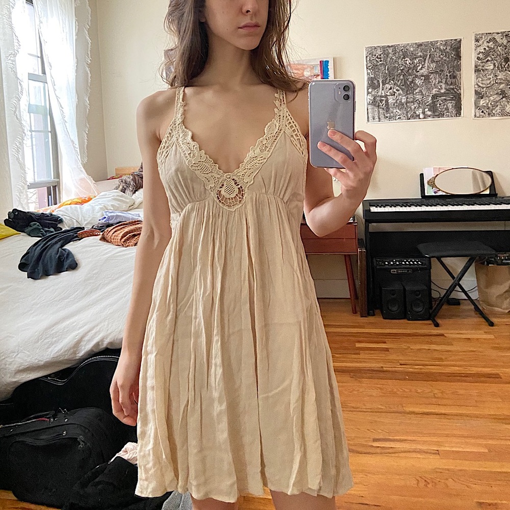 flowy, lace light beige dress - Picture 1 of 5